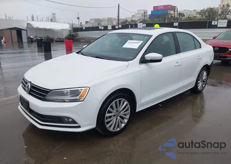 2016 Volkswagen Jetta 1.8T Sel z USA, uszkodzony, nr VIN 3VWL17AJ0GM220558